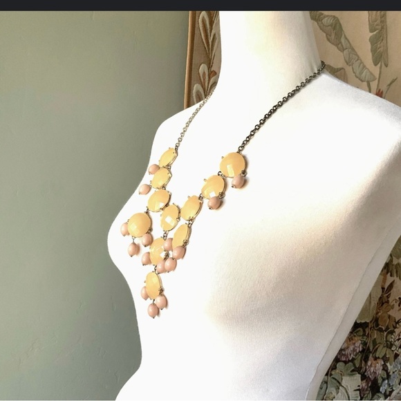 Yellow cabochon bib necklace statement necklace - Picture 4 of 7